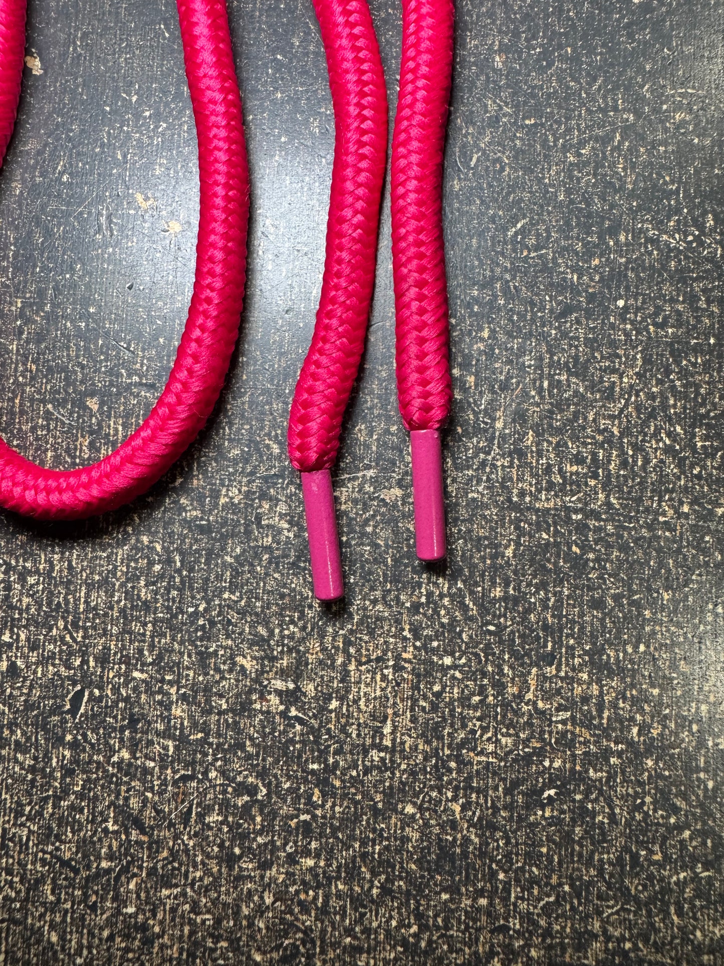 Maroon String