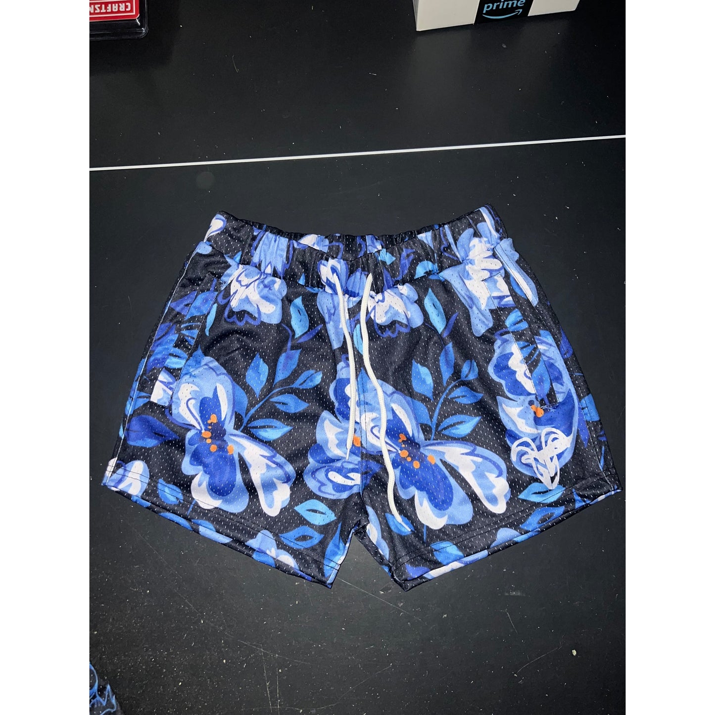 Blue Floral Design - 5 Inch Inseam Mesh Shorts - Gym Shorts With Zipper Pockets