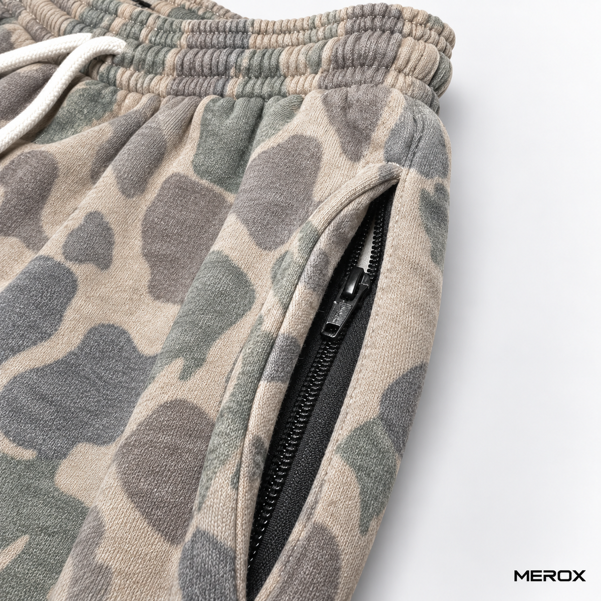 Illustrated MEROX Old School Camo zipper pocket detail